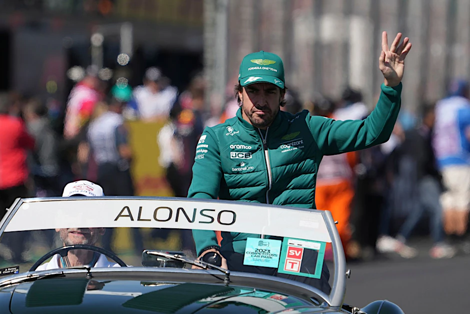 ARCHIV - Gab ein starkes Comeback in der Formel 1: Fernando Alonso.  