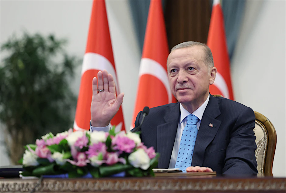 Nicht mehr in Bestform: Der türkische Präsident Recep Tayyip Erdogan am 27. April bei einem Videogruß für Wladimir Putin.&nbsp;