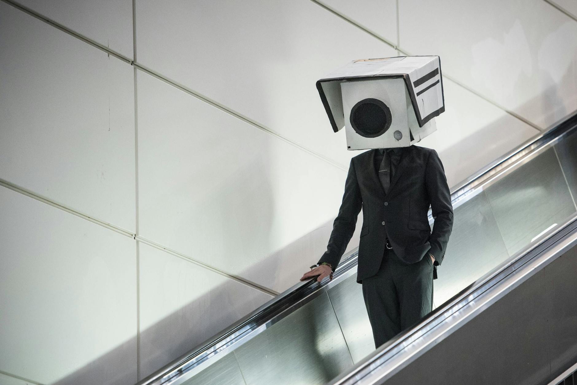 Ein „Off-Schalter“ soll verfügbar sein, für den Fall, dass die KI am Ende etwas Unvorhergesehenes und Schädliches tut.