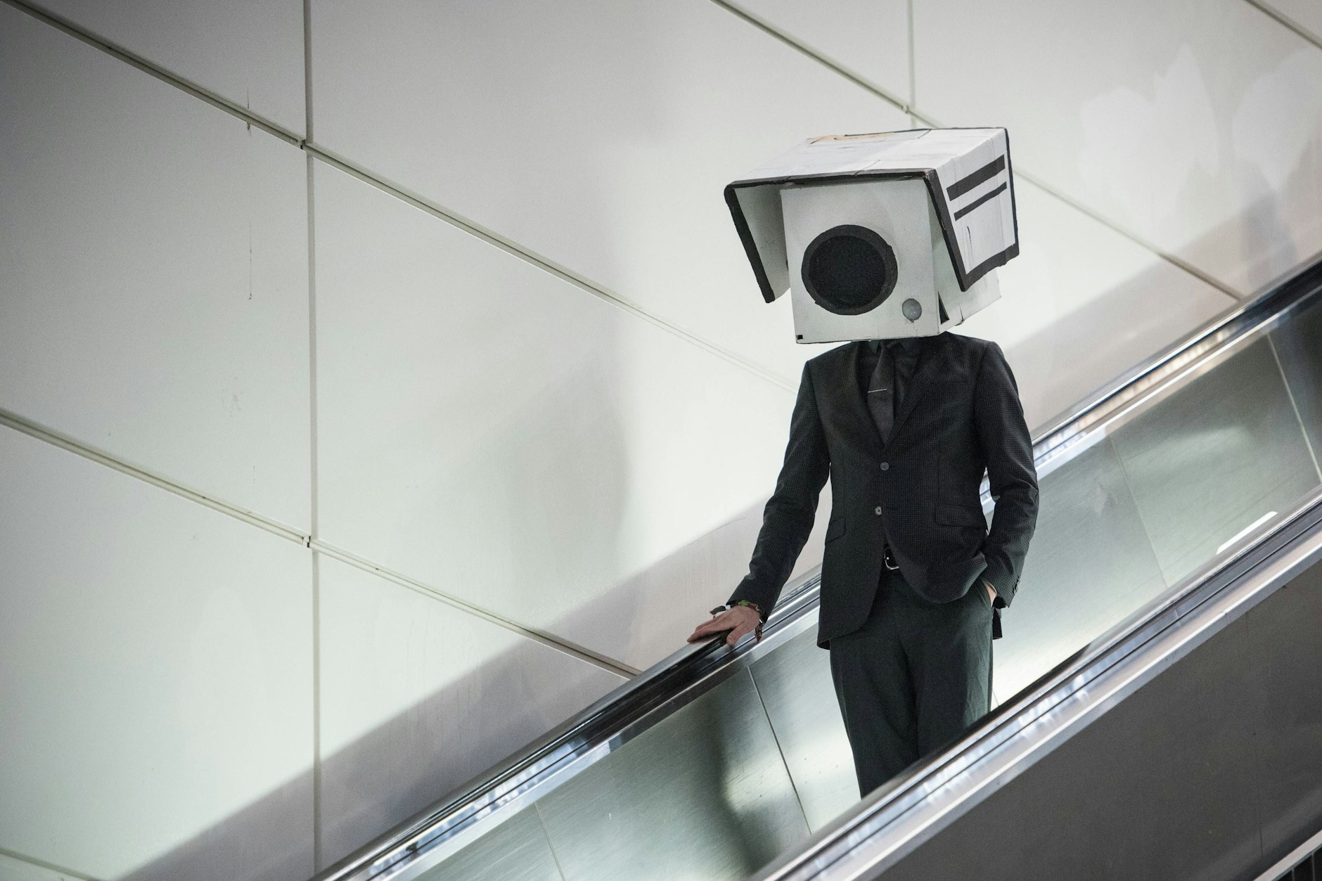 Ein „Off-Schalter“ soll verfügbar sein, für den Fall, dass die KI am Ende etwas Unvorhergesehenes und Schädliches tut.