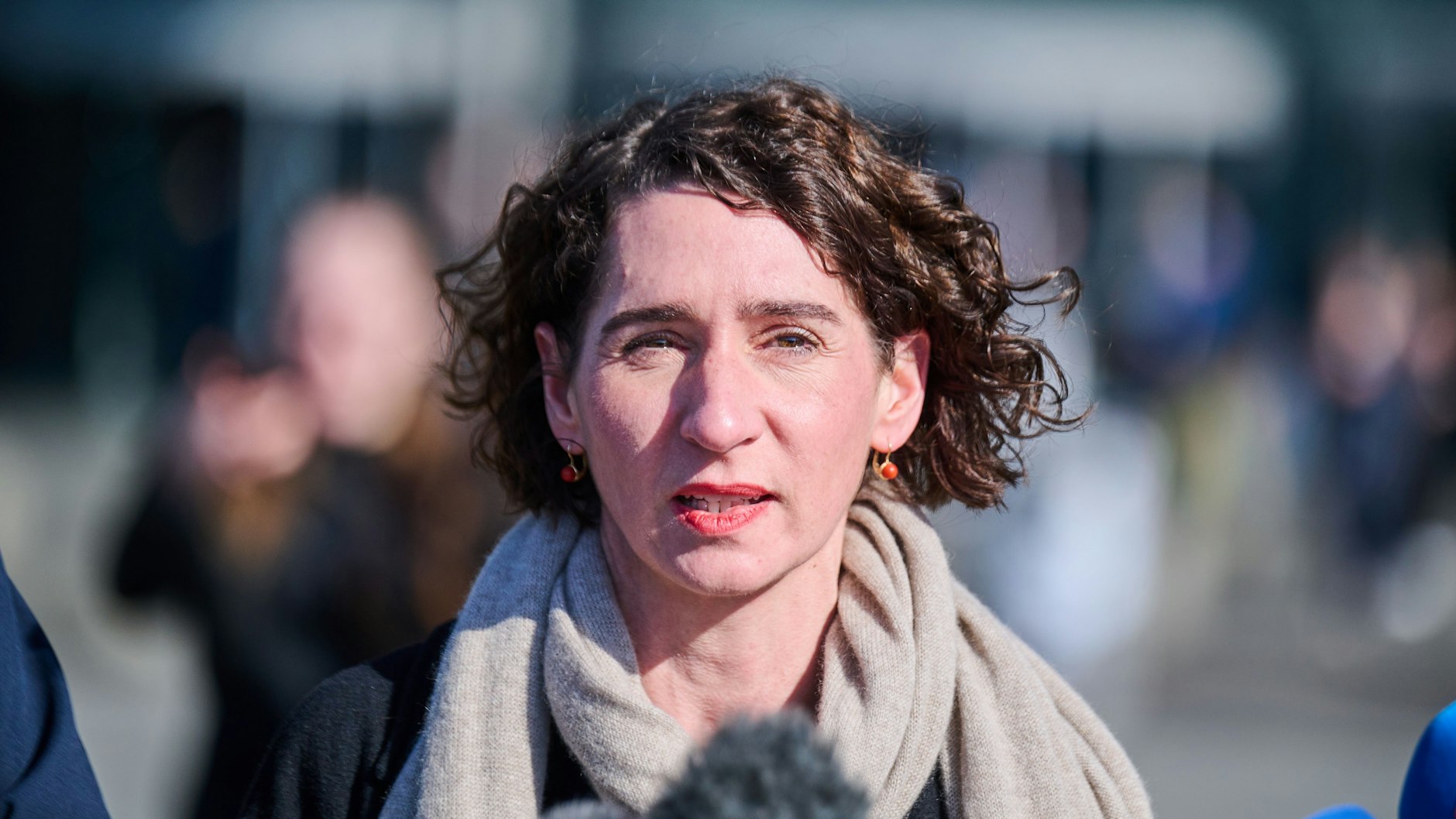 EVG-Vizechefin Cosima Ingenschay droht notfalls mit wochenlangen Streiks.