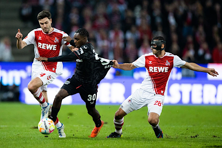 ARCHIV - Leverkusen will Medienberichten zufolge eine Verlegung des Rückrunden-Spiels gegen Köln.  