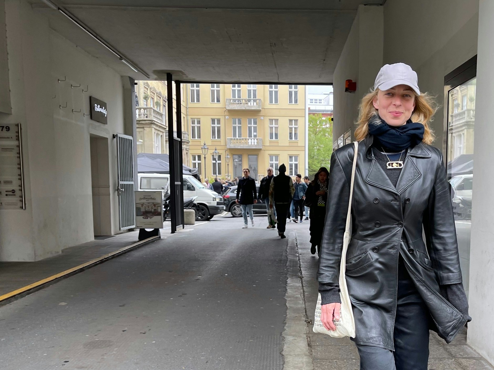 Hier kommt eine Statement-Kette mit Pferdekopf angaloppiert.