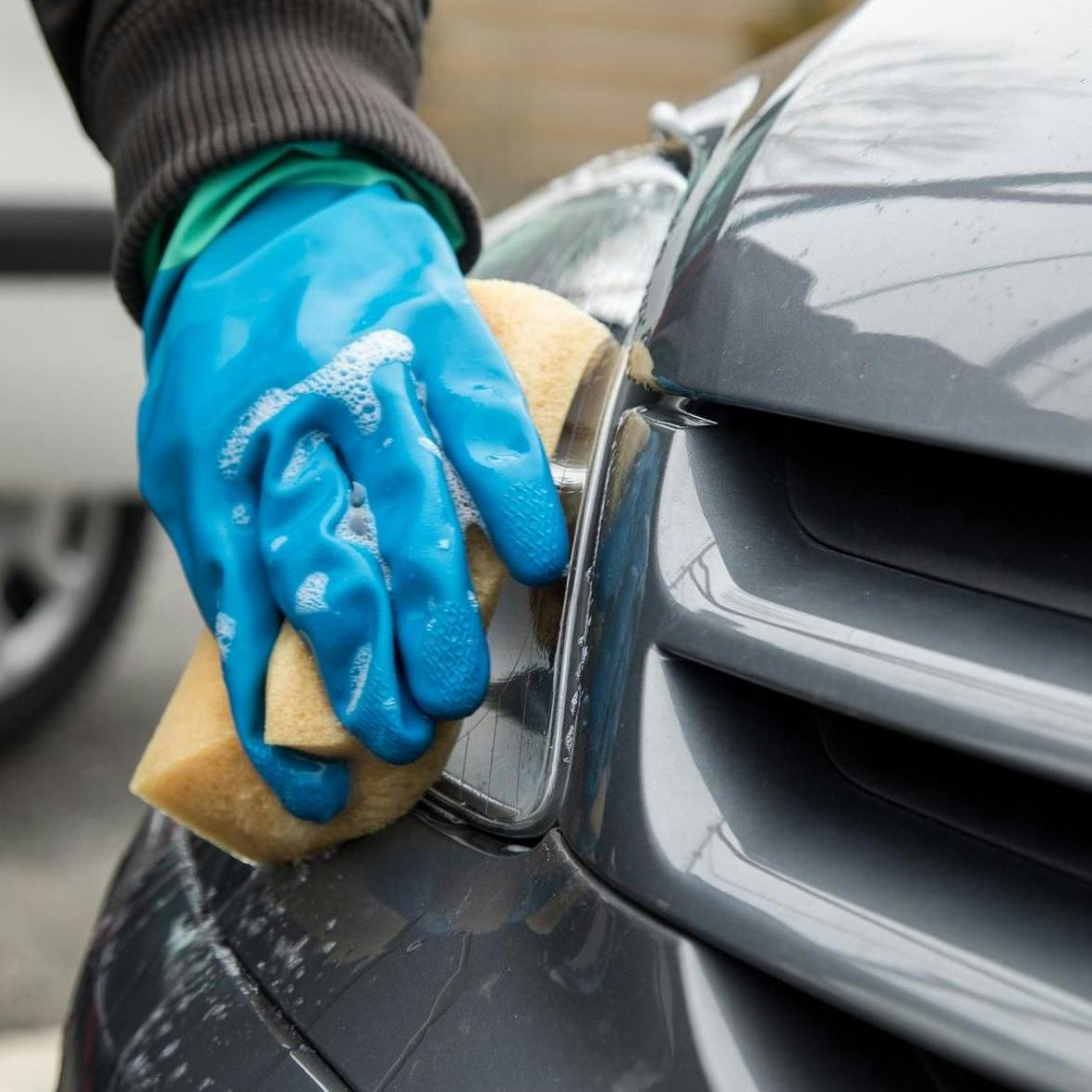 Nicht überall ist Autowäsche mit der Hand erlaubt.