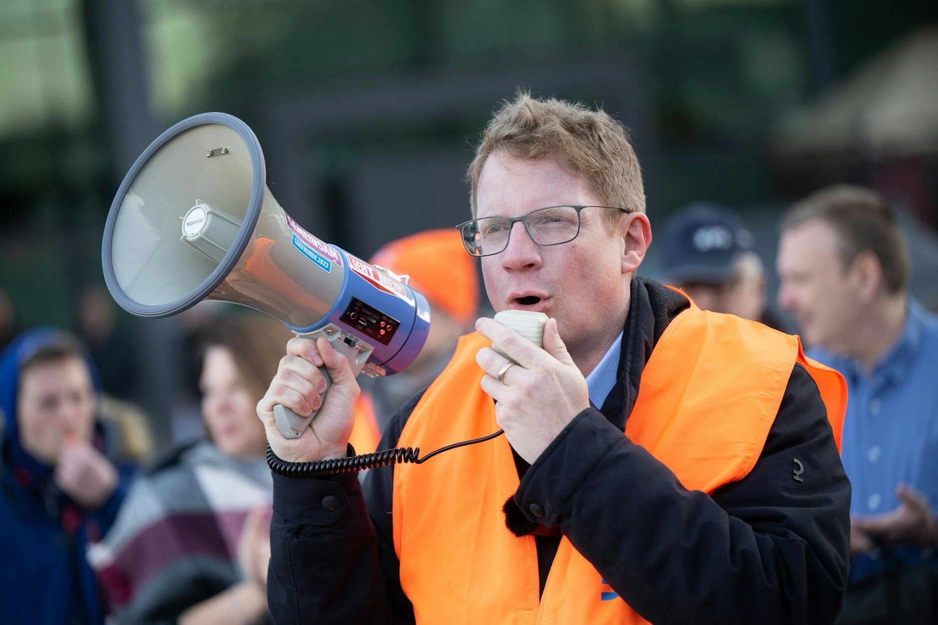ARCHIV - Kristian Loroch, stellvertretender Vorsitzender der EVG, Ende Februar in Fulda.
