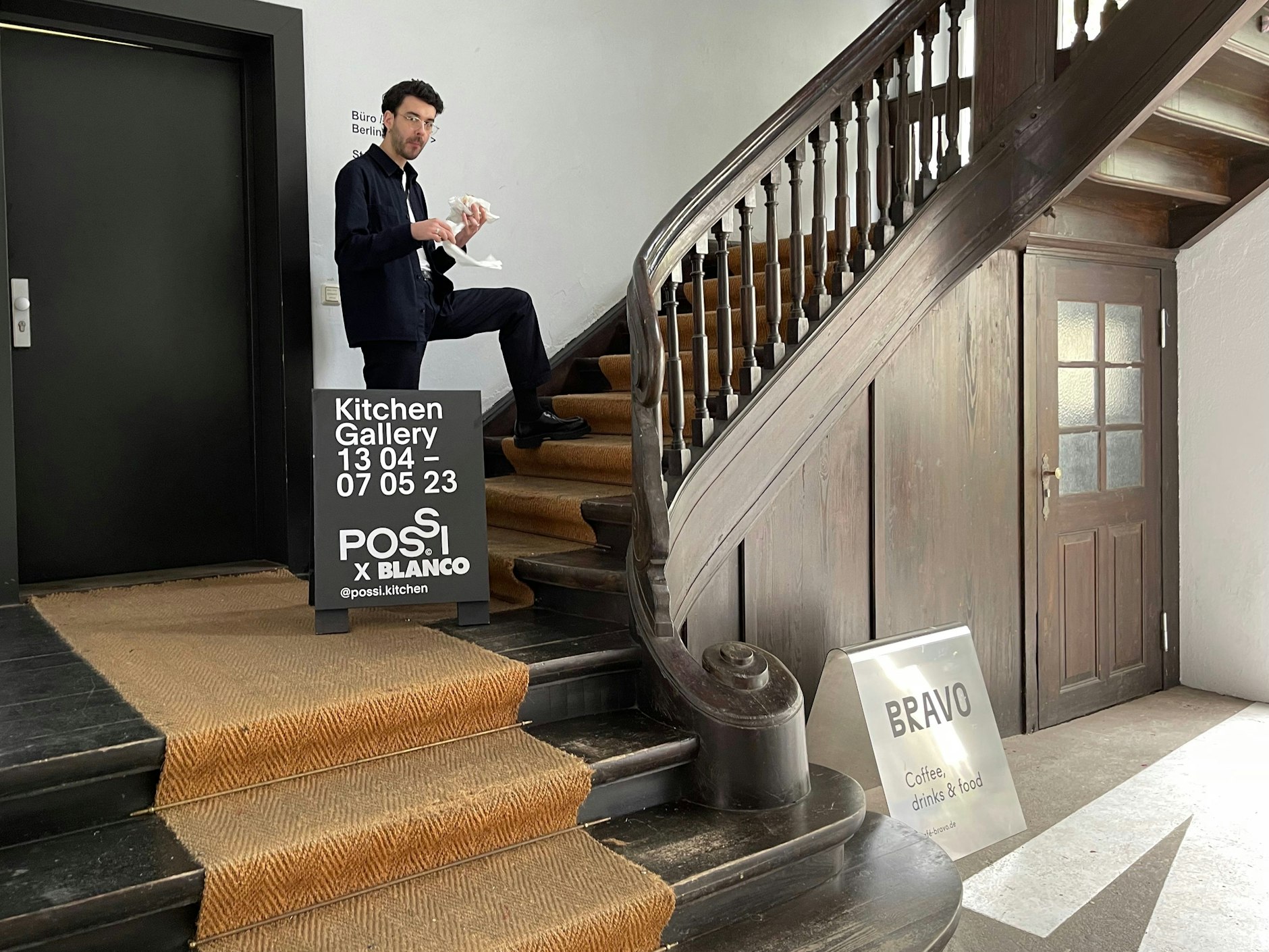 Zum Beispiel im Café Bravo in den Kunstwerken, die einst von Klaus Biesenbach gegründet wurden