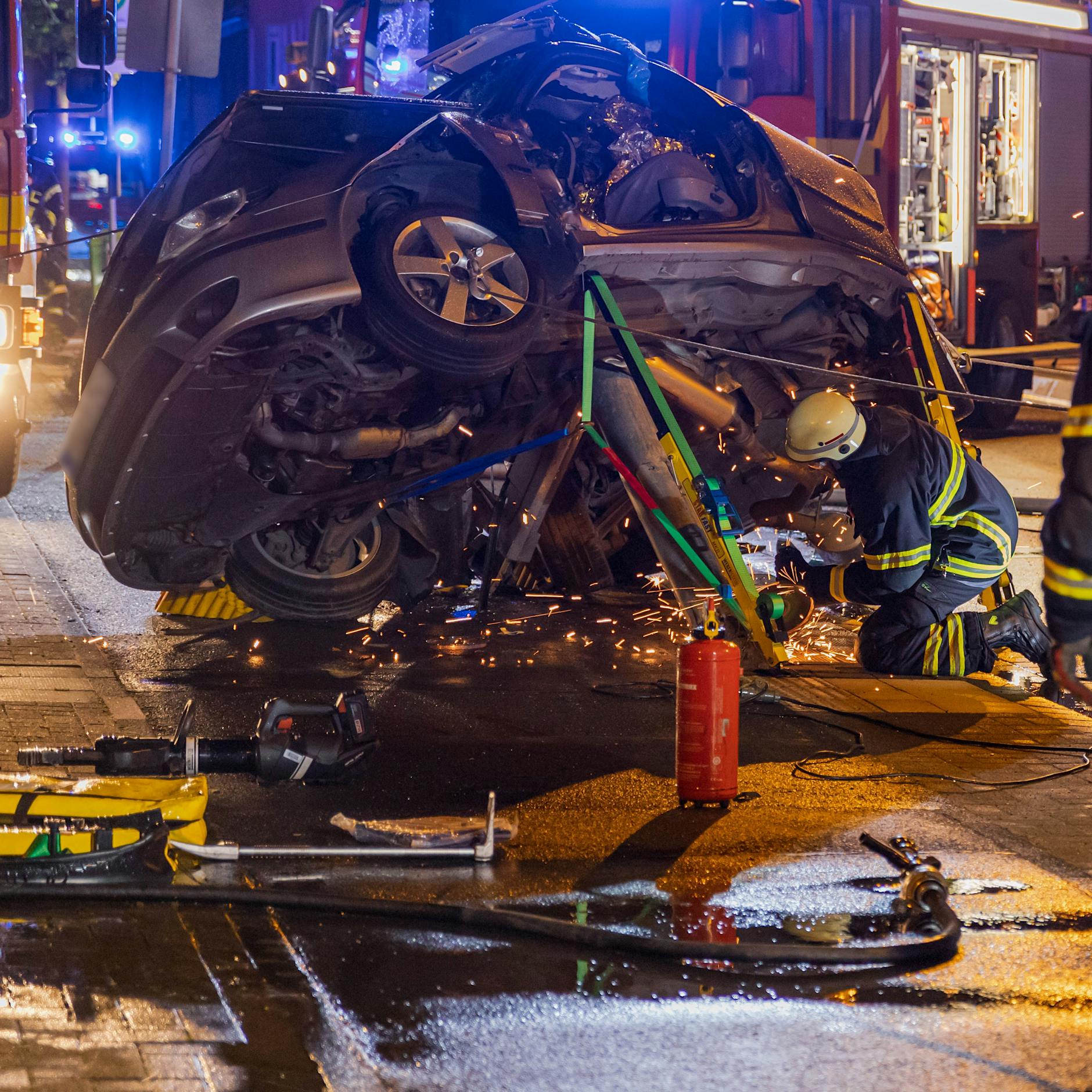 UPDATE! Unfallfahrer gefasst! Er ließ toten Beifahrer und schwer verletzten Teenager zurück und flüchtete