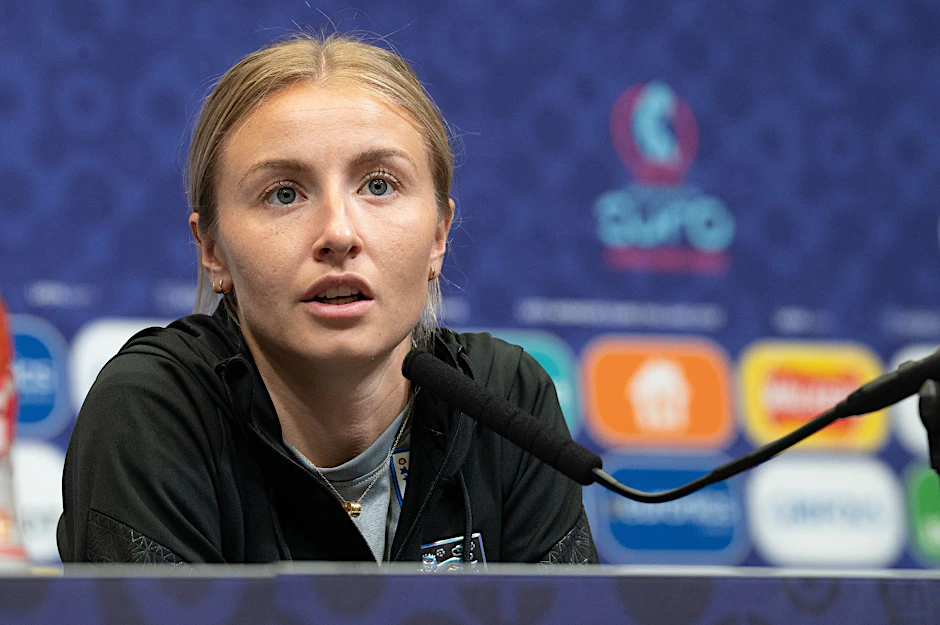 ARCHIV - Fällt für die WM aus: Leah Williamson.  