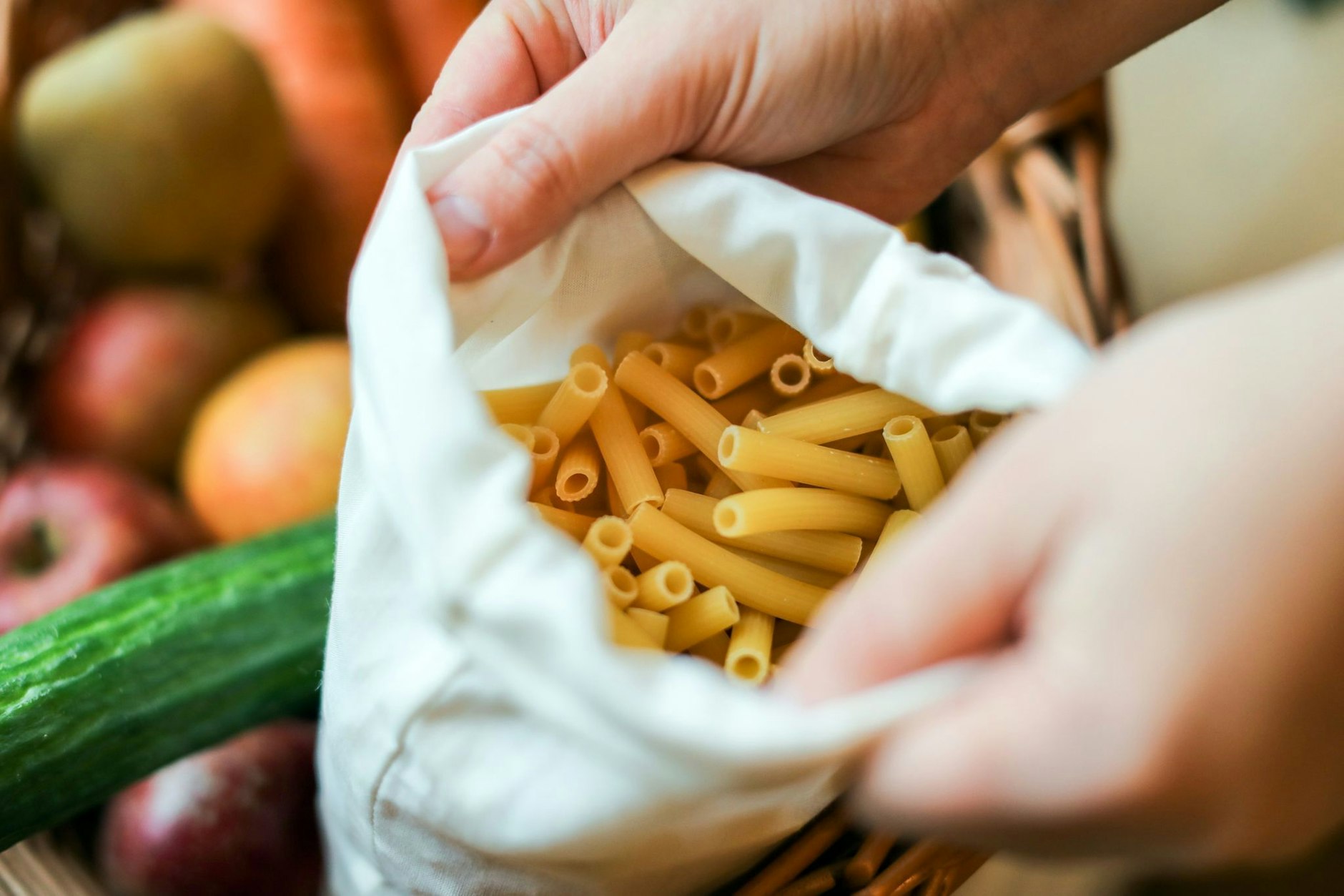 Unverpackte Lebensmittel helfen, die Massen an Verpackungsmüll zu reduzieren.