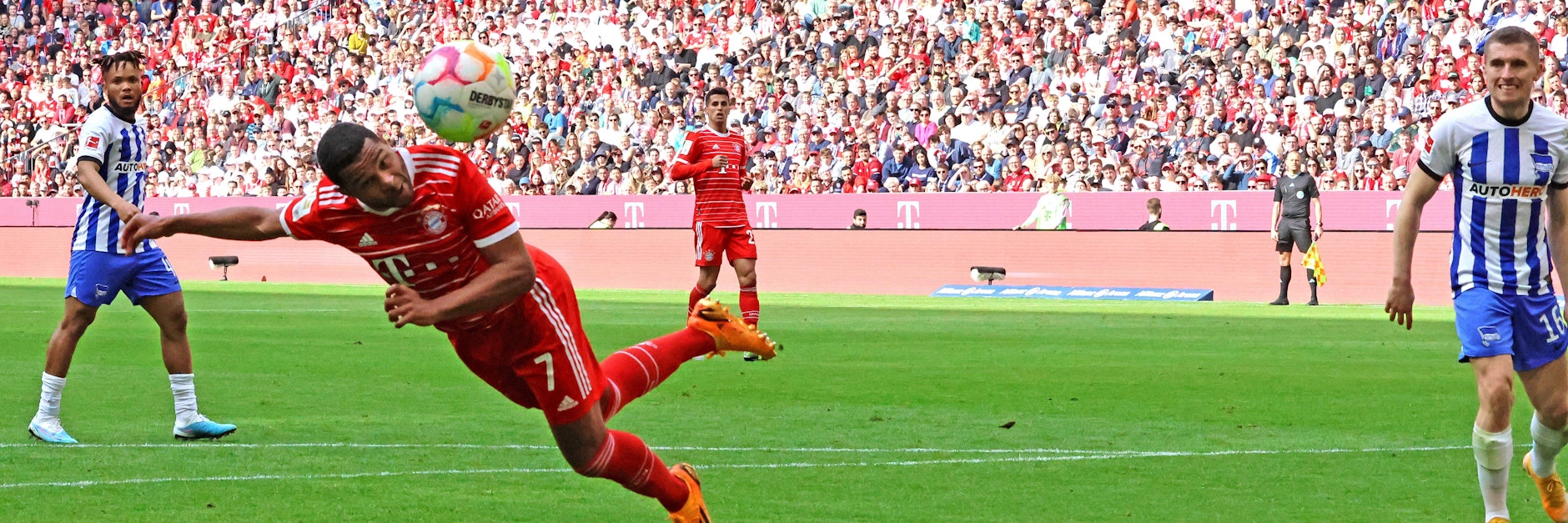 Der bittere Moment, der alle Hertha-Bemühungen zunichte machte: Bayers Serge Gnabry erzielt das 1:0 für die Münchner. 