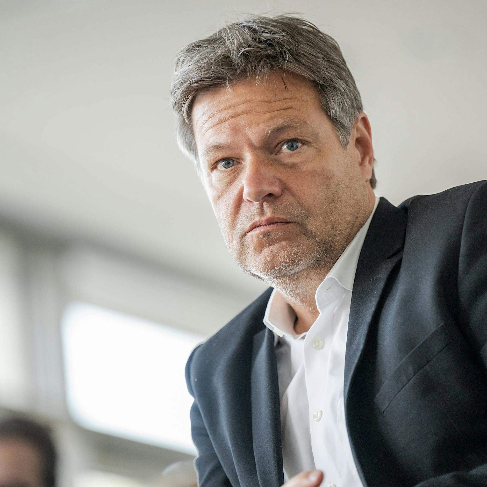 Grüner Filz? Noch ein Mitarbeiter von Minister Habeck in Erklärungsnot