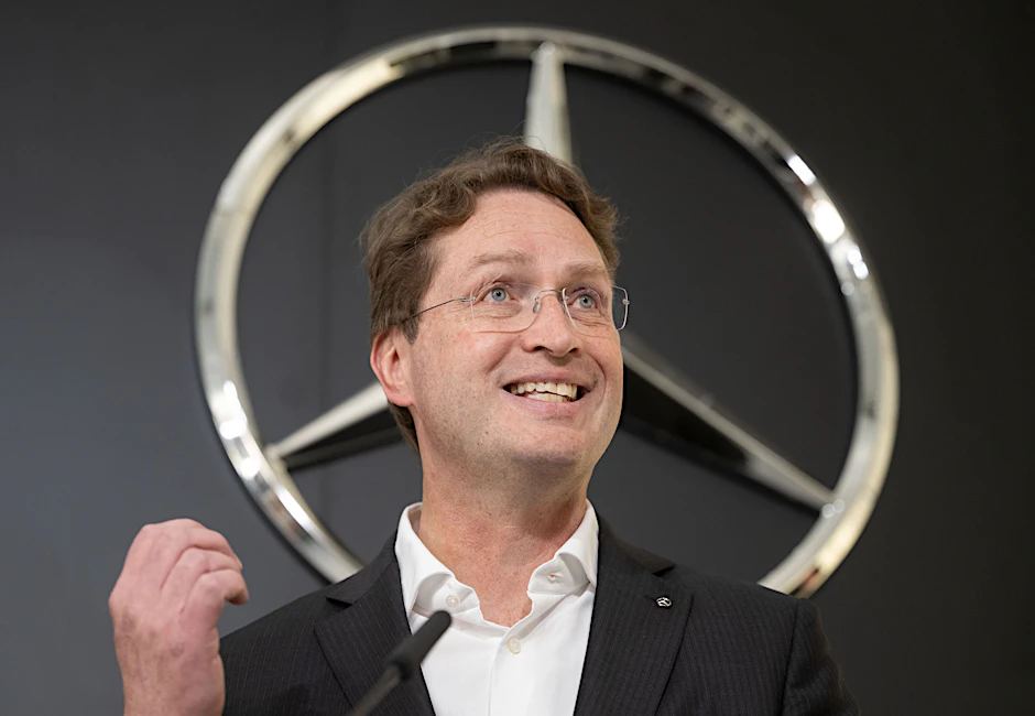 Ola Källenius, Vorsitzender des Vorstands der Mercedes-Benz Group AG, nimmt an der Grundsteinlegung für den Mercedes-Benz eCampus im Werk Untertürkheim teil. 