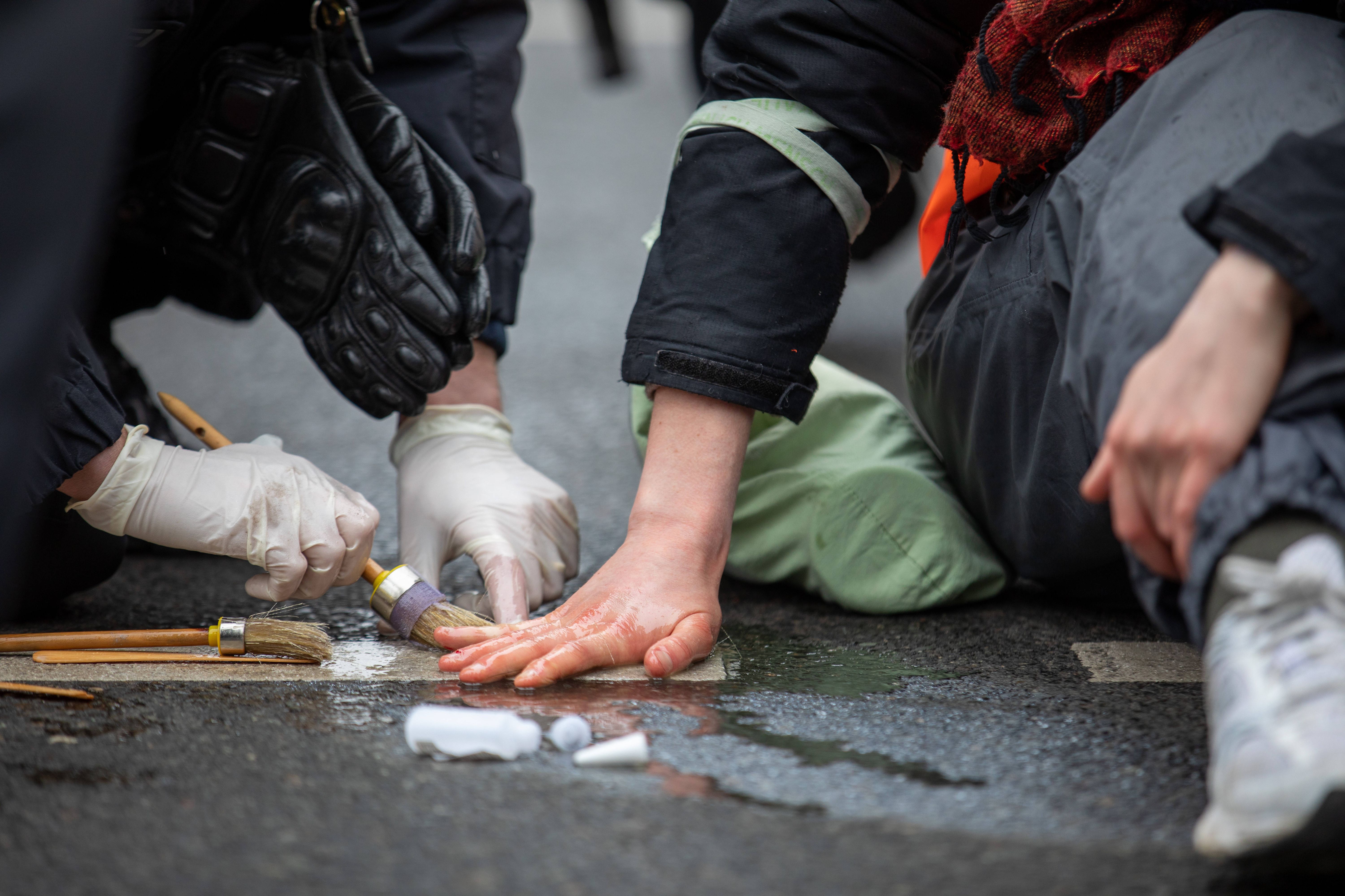 Image - Liveticker: Klimakleber blockieren A100 - Stau auch auf der Umleitung