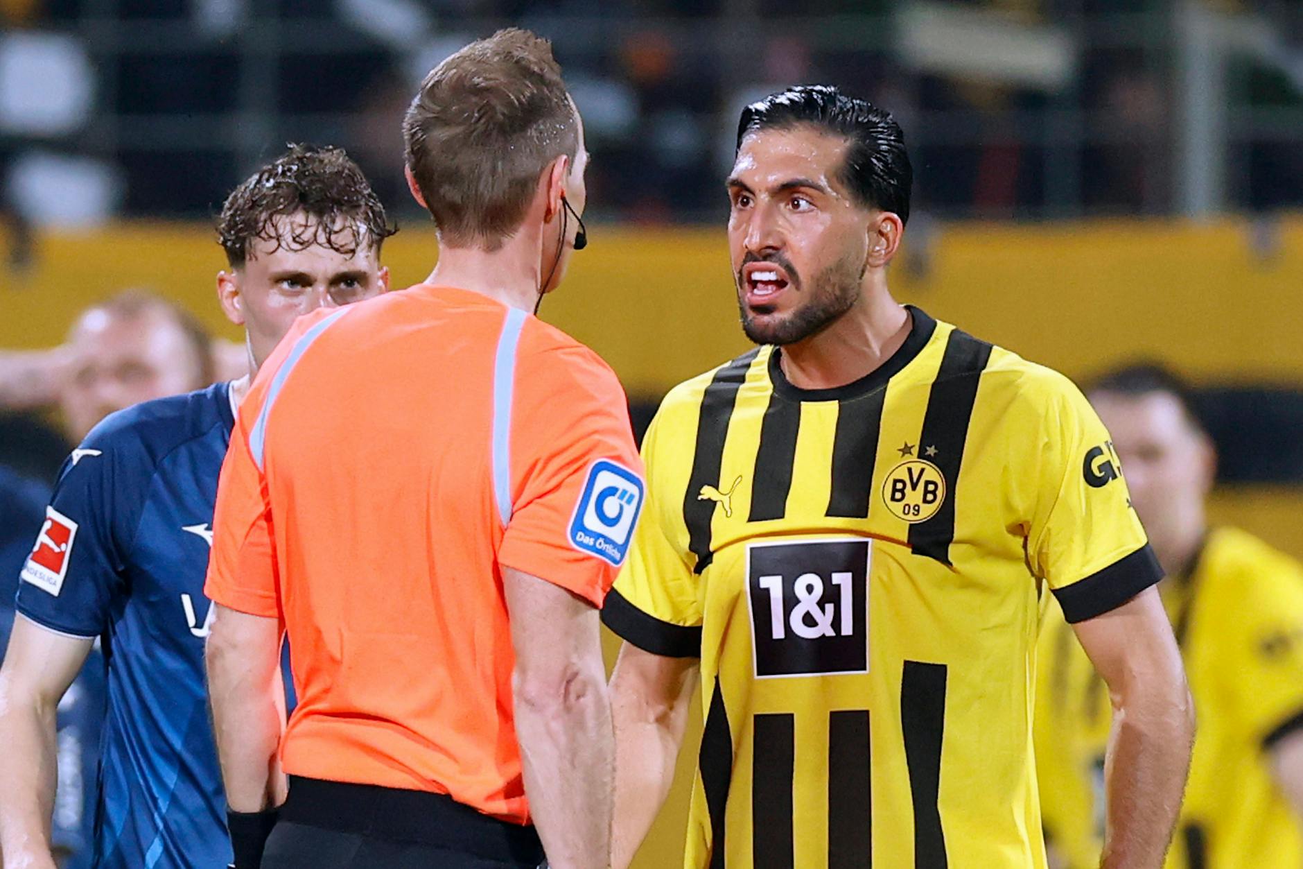 Robert Hartmann war beim Spiel des BVB beim VfL Bochum der VAR und übersah sehr zur Freude des FC Bayern eine klare Fehlentscheidung.