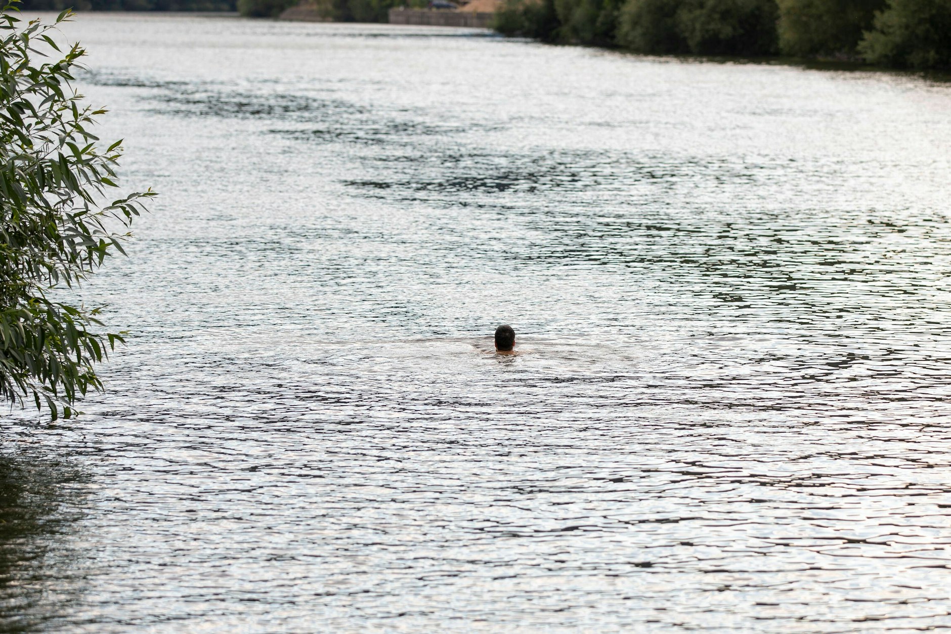 Ertrinken bedeutet nicht immer wildes Rudern mit den Armen und laute Hilferufe. Oft ist es unauffälliger.