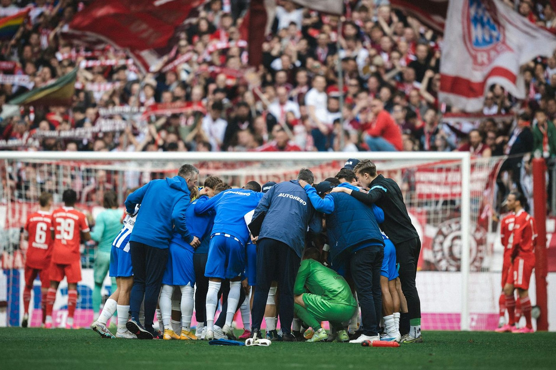 Verschwörung im Abstiegskampf: Hertha-Kreis nach dem Spiel beim FC Bayern