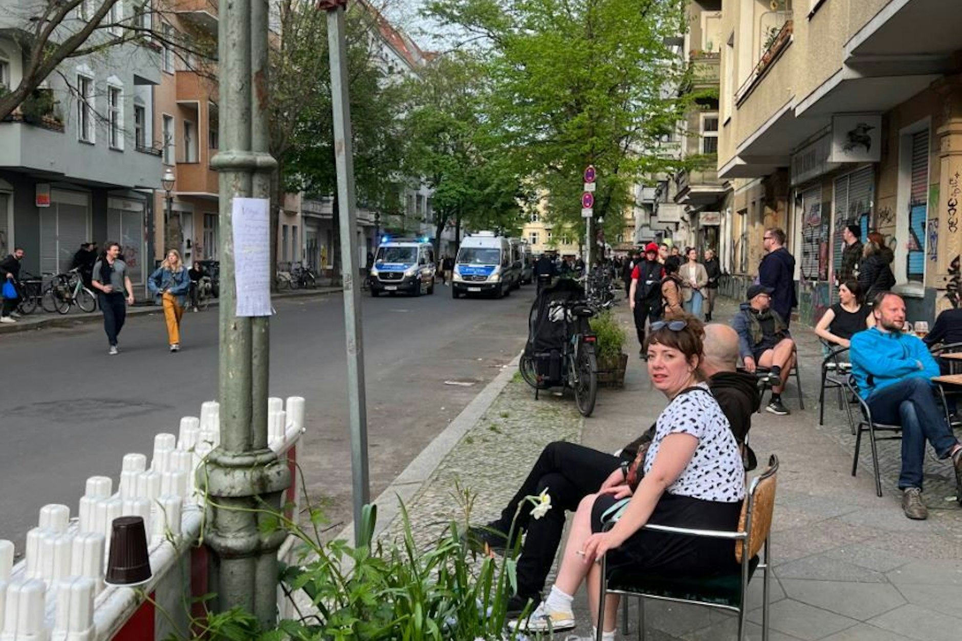 Straßenszene am 1. Mai