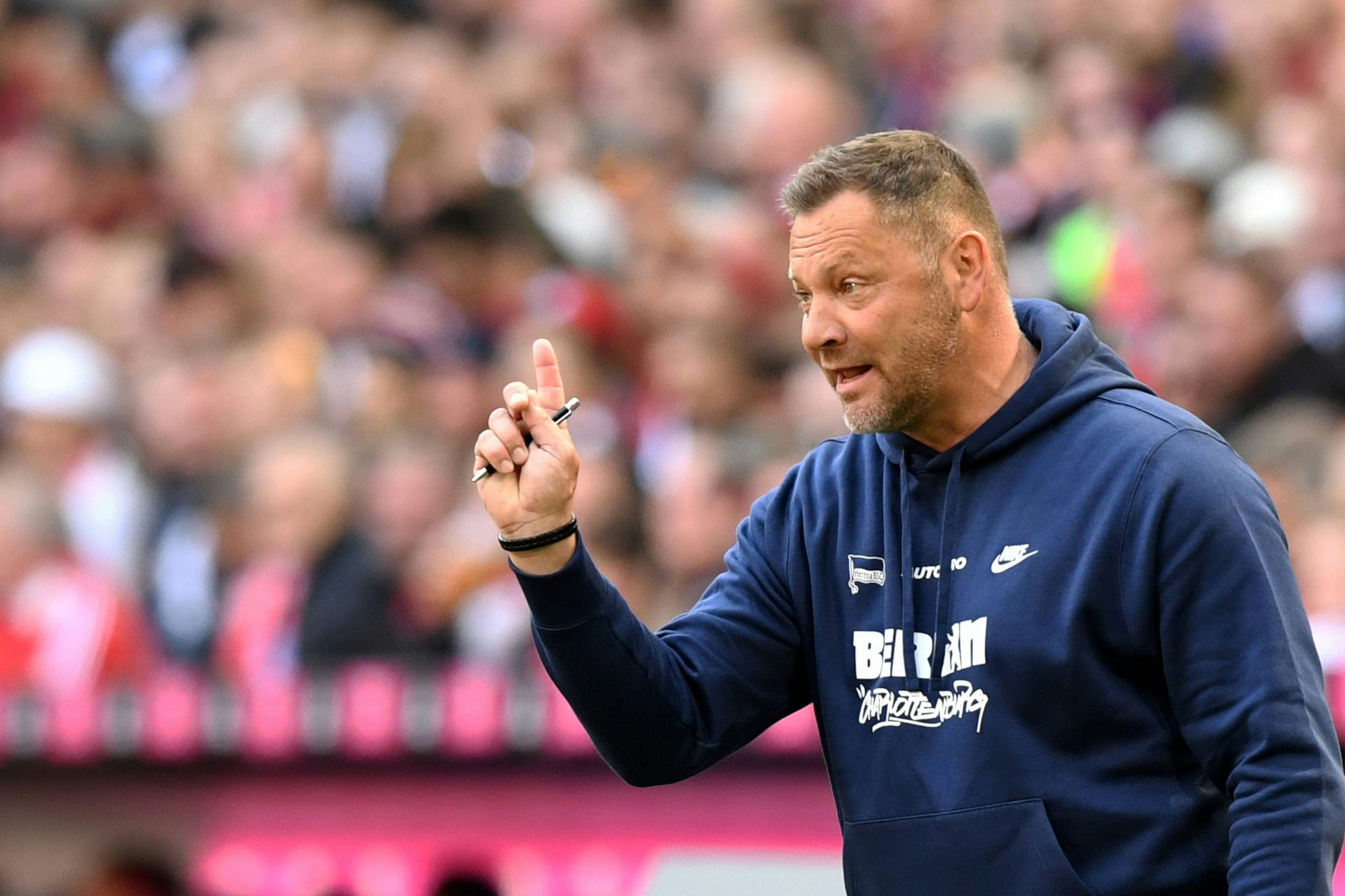 Alles oder nichts: Cheftrainer Pal Dardai weiß, dass für Hertha BSC am Samstag gegen den VfB Stuttgart die Stunde geschlagen hat.