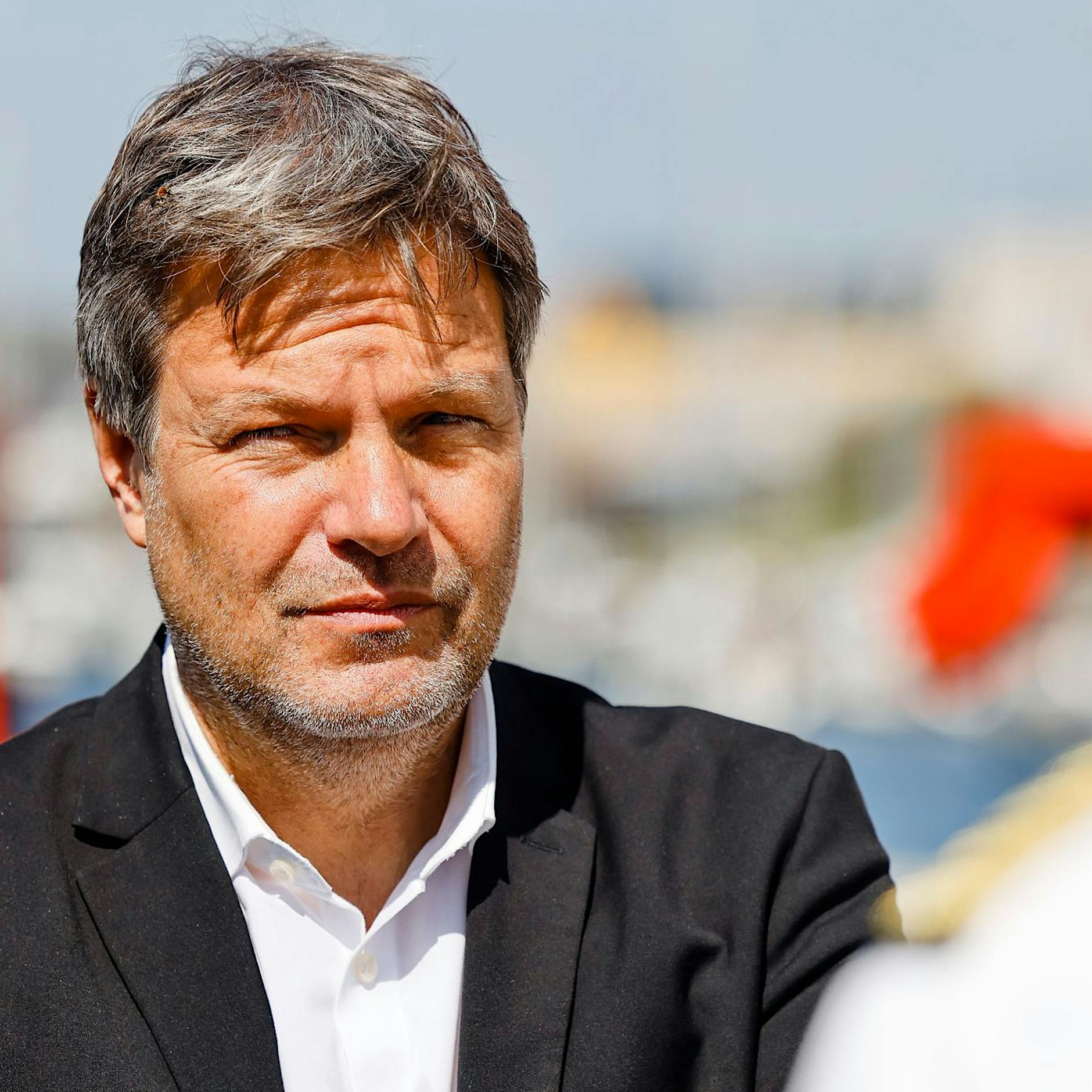 Habeck kündigt Pläne für Wasserstoffnetz vor Sommerferien an