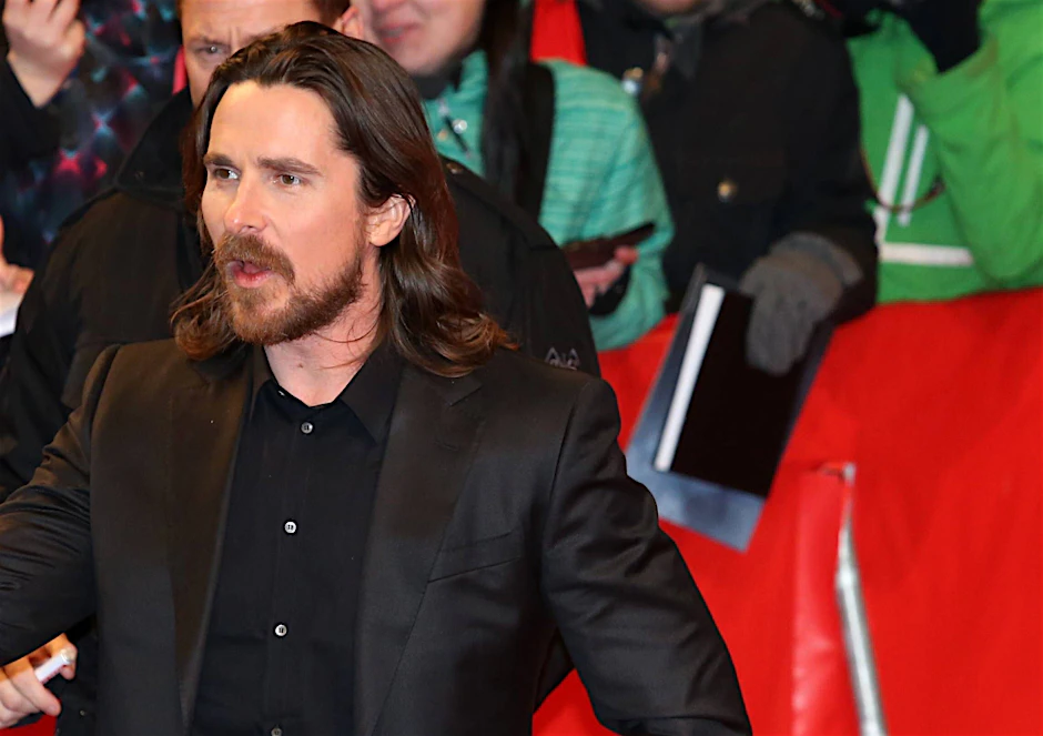Der Schauspieler Christian Bale liebt seine Matte, auch wenn er sich für Rollen immer wieder mal von ihr trennen muss.&nbsp;&nbsp;
