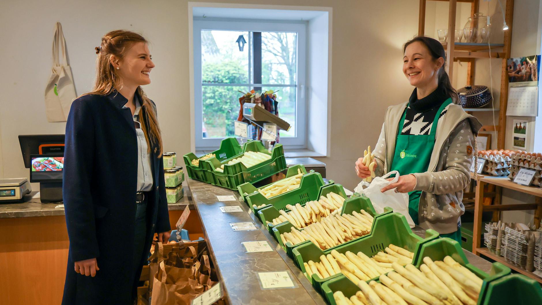 Das Bild trügt. Gerade junge Leute kaufen immer seltener Spargel.