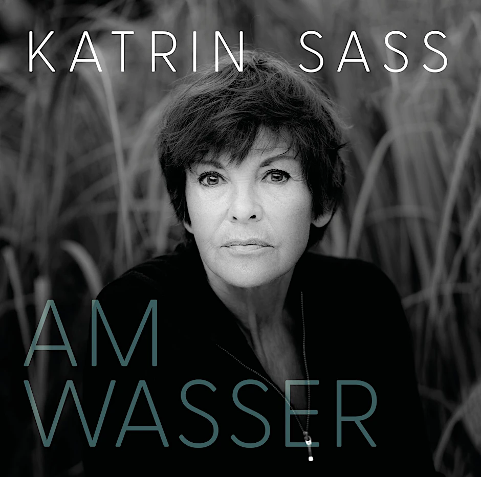 HANDOUT - Sass hat einiges zu erzählen. Auf ihrem Album «Am Wasser» besingt sie die DDR, den Alkohol, die Politik von heute und einen speziellen Sehnsuchtsort.  