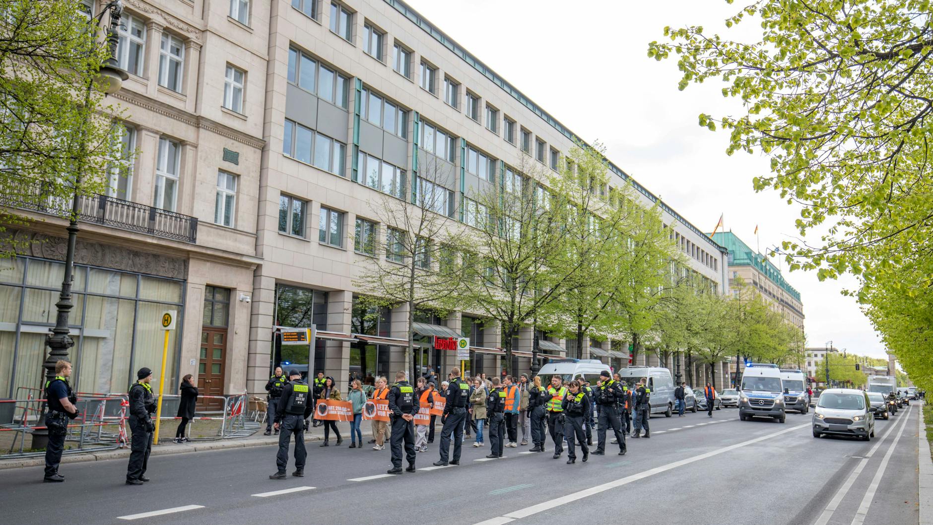 Nur wenige Teilnehmer verirrten sich zu einem Protestmarsch der Klimakleber der Letzten Generation.