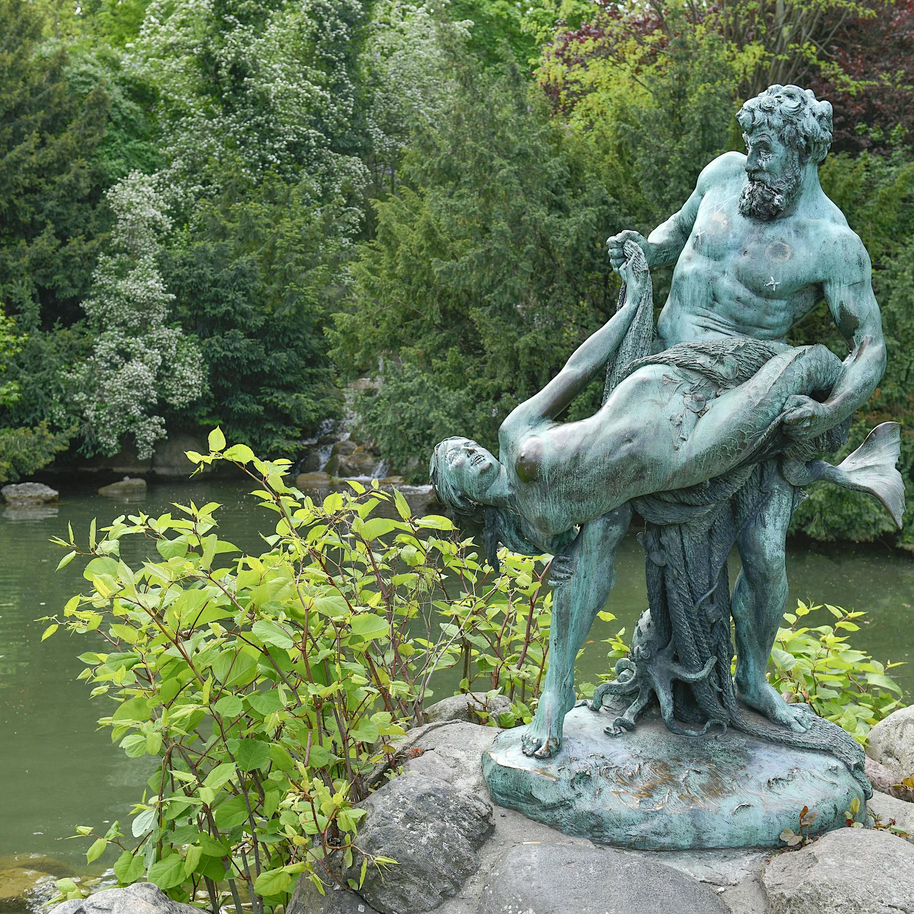 Nixenstatue im Viktoriapark: Wird hier sexualisierte Gewalt verharmlost?