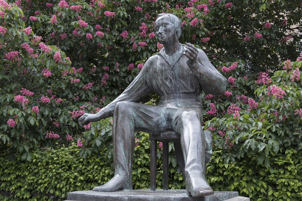 Der DDR sei Dank: Heinrich-Heine-Denkmal doppelt in Berlin
