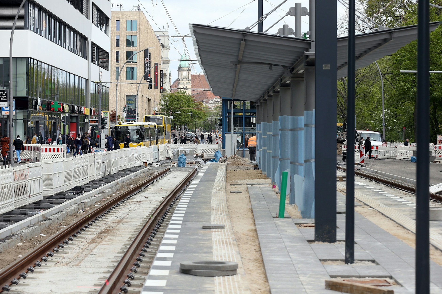 Die neue Endhaltestelle der M10 am U-Bahnhof Turmstraße