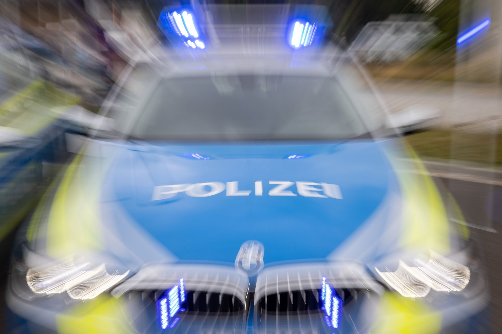 Unfall Mit Fahrerflucht Nach Illegalem Autorennen