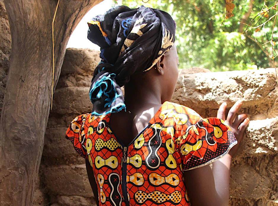 ARCHIV - Ein 13-jähriges Mädchen in der Region Koulikoro im Zentrum Malis - dort werden manche Mädchen schon mit zwölf Jahren verheiratet.  