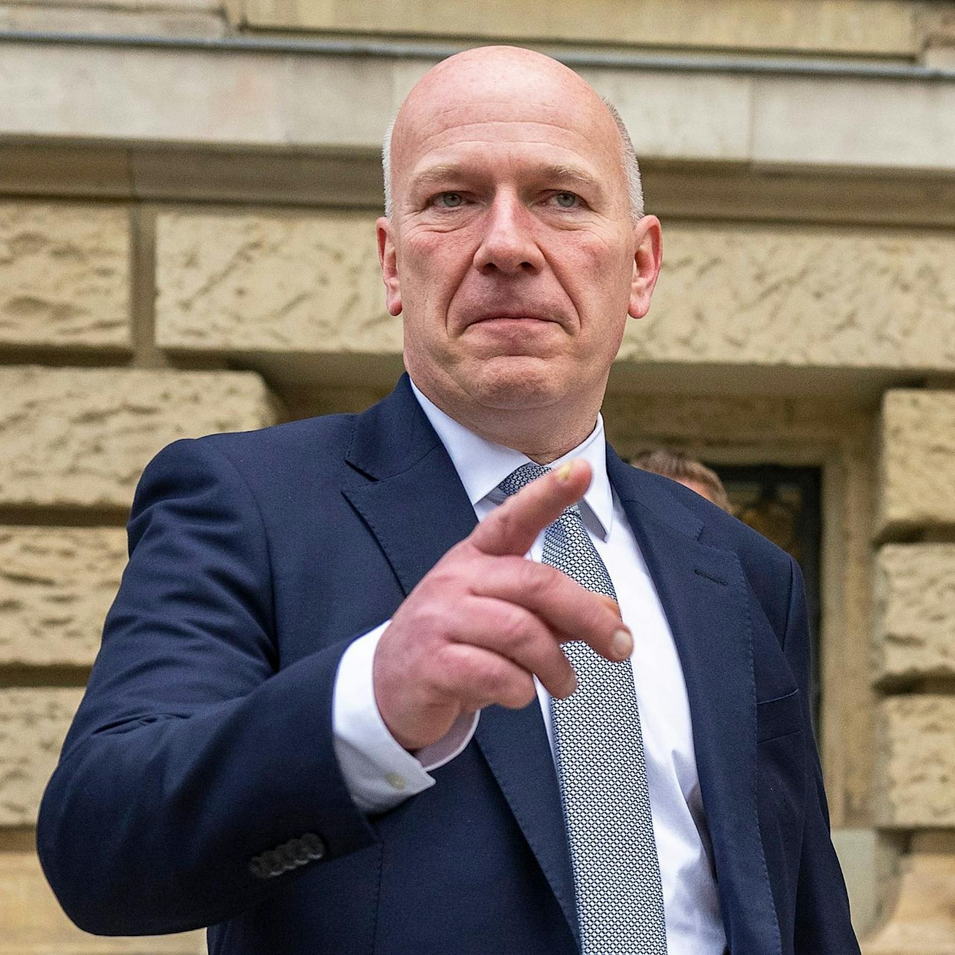 Nach Zitterwahl: Wegner geht mit neuem Senat an die Arbeit