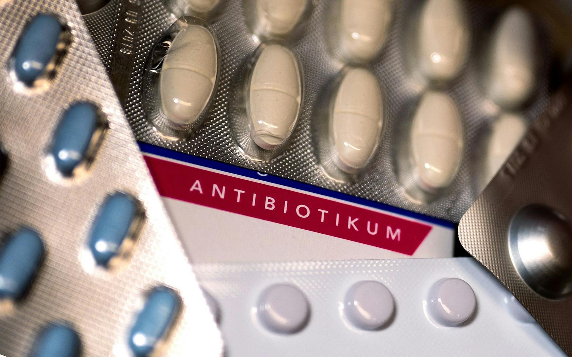 ARCHIV - Antibiotika werden beispielsweise bei potenziell lebensbedrohlichen bakteriellen Infektionen verschrieben.