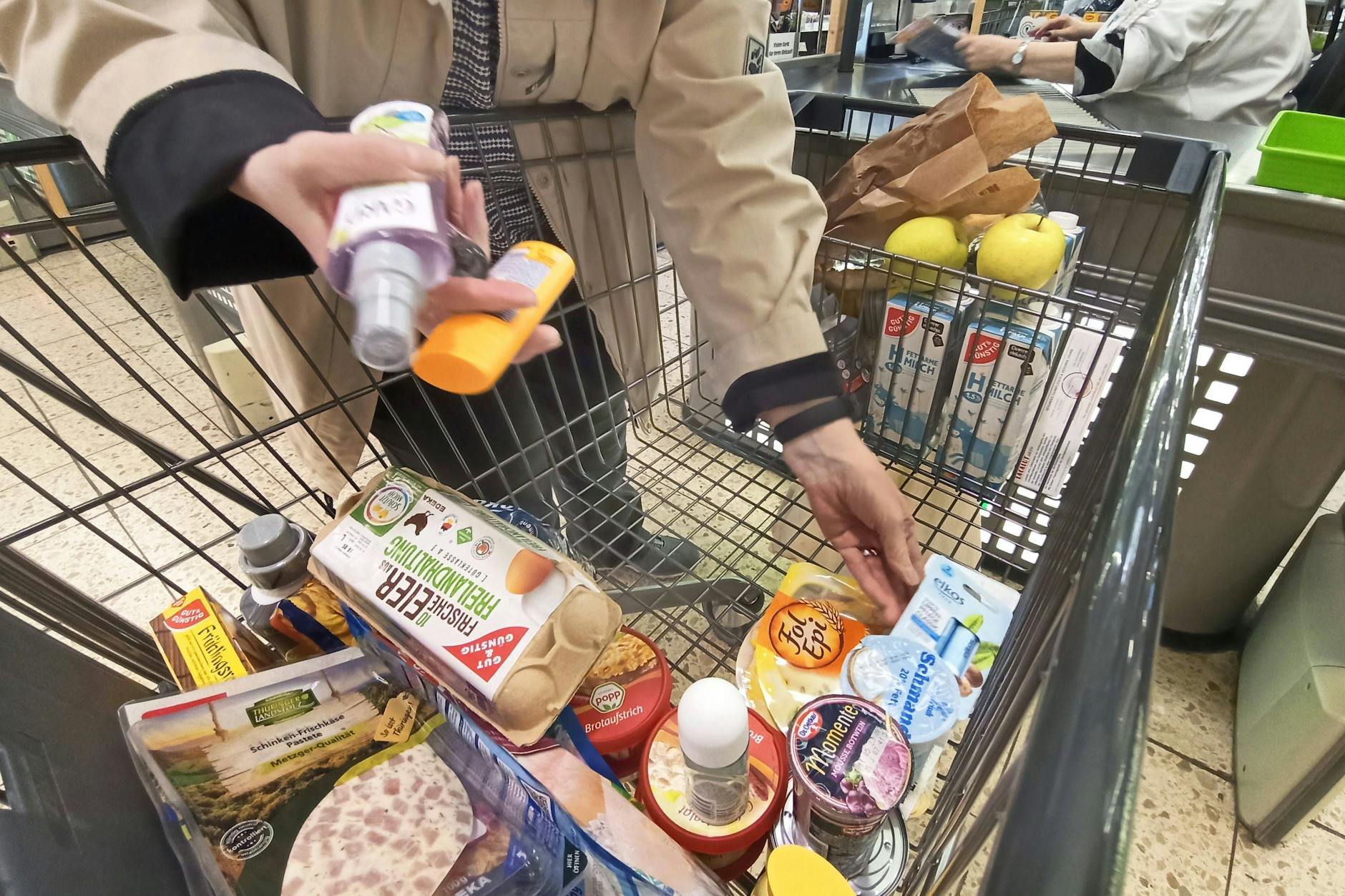 Die geheimen Supermarkt-Tipps können beim Sparen helfen.
