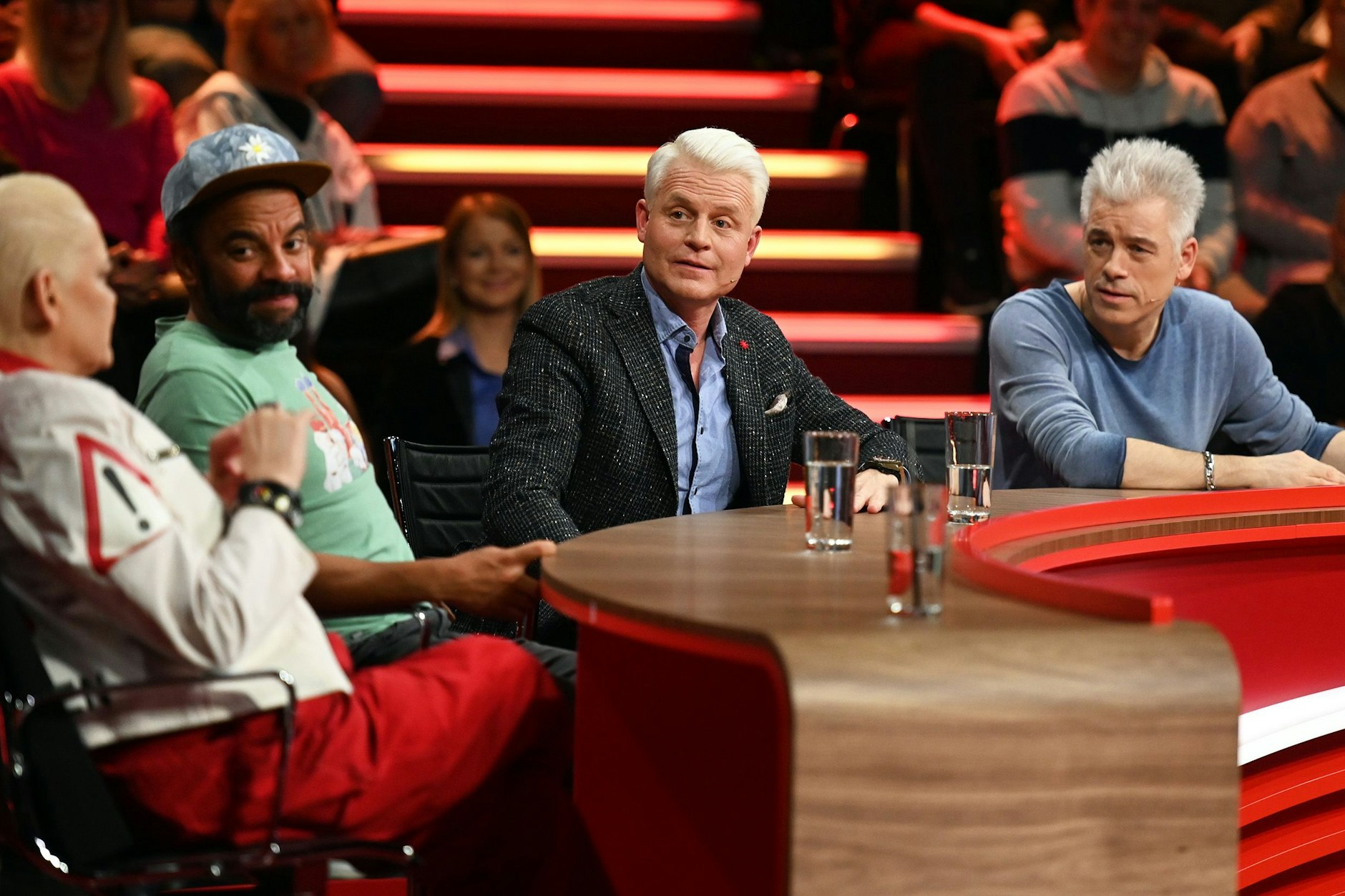 Die Gäste der ersten Folge Genial daneben: Simon Pearce, Guido Cantz und Michael Mittermeier.