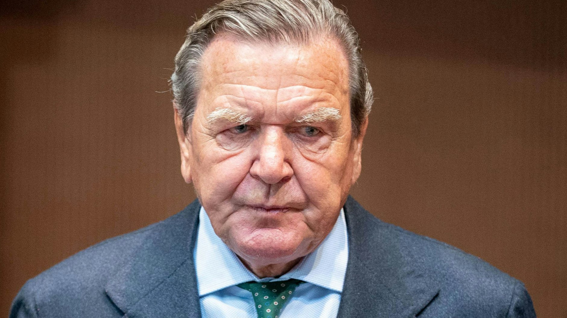Altkanzler Gerhard Schröder (SPD) muss zumindest vorerst auf sein Büro verzichten.