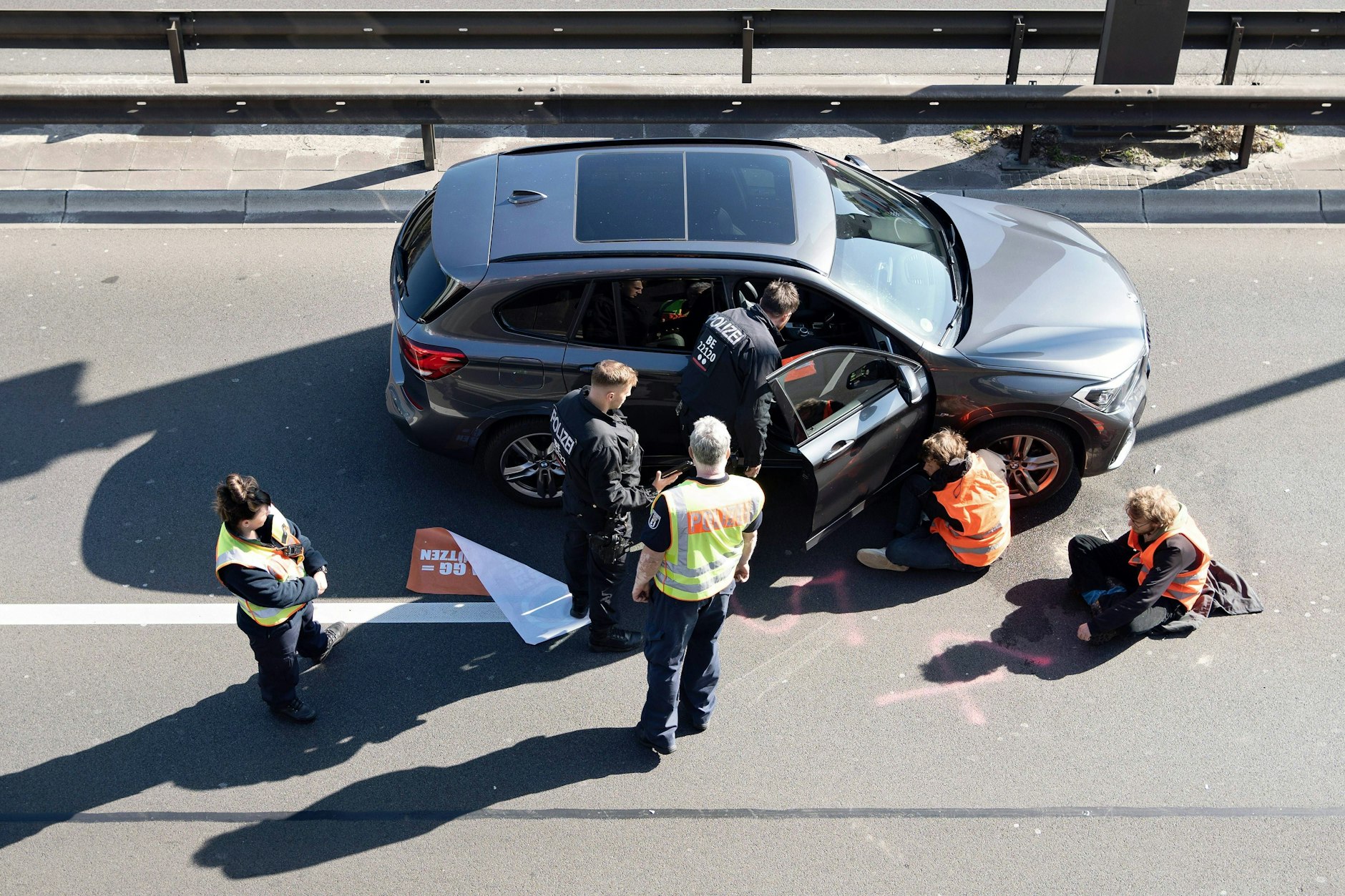 Protest der Letzten Generation auf der A100 in Berlin