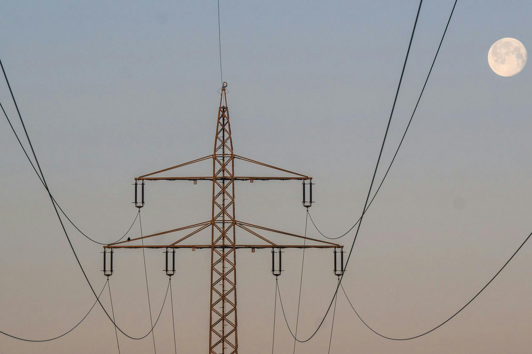 Die deutsche Wirtschaft beklagt seit geraumer Zeit, dass die vergleichsweise hohen Strompreise in der Bundesrepublik ein Standortnachteil seien. 