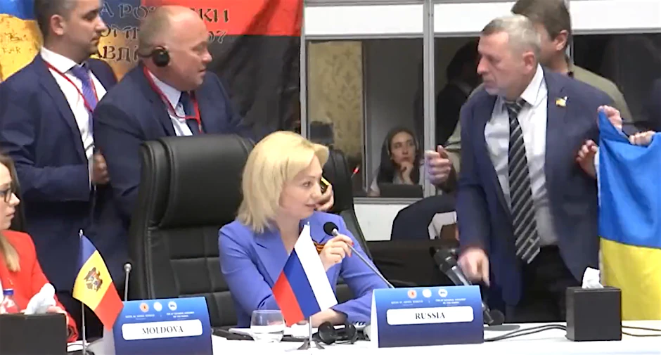 Auseinandersetzung zwischen russischen und ukrainischen Beamten bei dem PABSEC-Gipfel in Ankara.