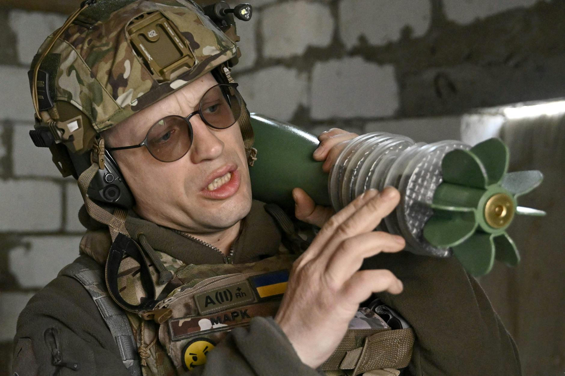 Nahe Bachmut ist der Freiwillige Marc für die Ukraine im Einsatz, er ist eigentlich Automechaniker.