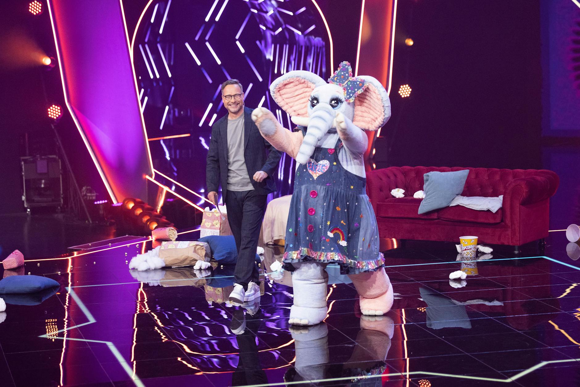 Der Frotteefant steht noch bei „The Masked Singer“ auf der Bühne – und kämpft im Finale um den Pokal.