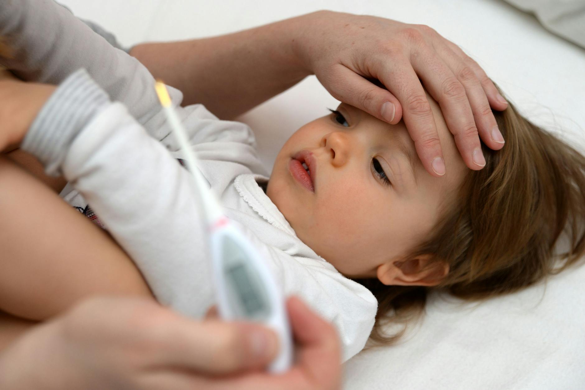 Die Lieferengpässe bei Arzneimitteln bekommen Familien besonders deutlich zu spüren. 