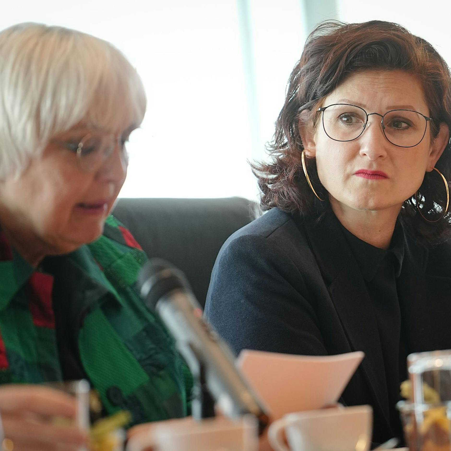 Claudia Roth beklagt Machtmissbrauch in der Kulturbranche