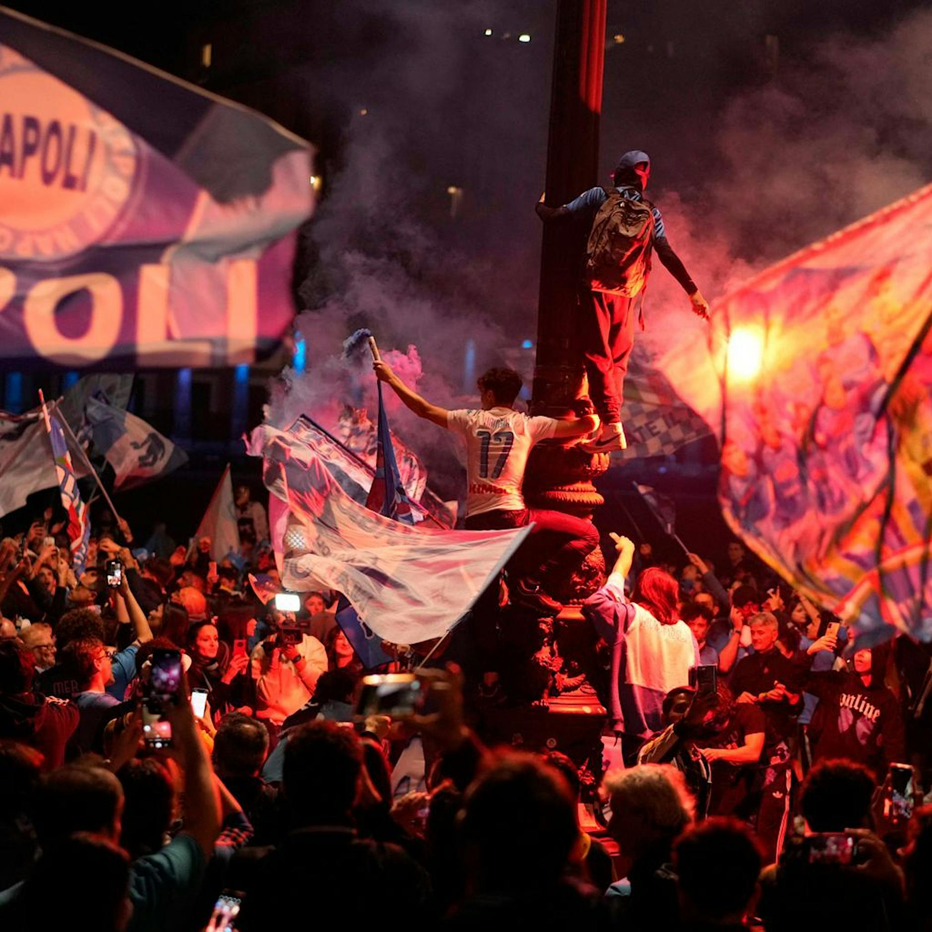 Mann bei Titelparty in Neapel erschossen - Viele Verletzte