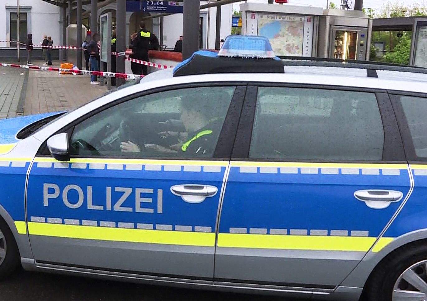 Messerangriff Im Bahnhof! Täter Von Wunstorf Weiter Auf Der Flucht