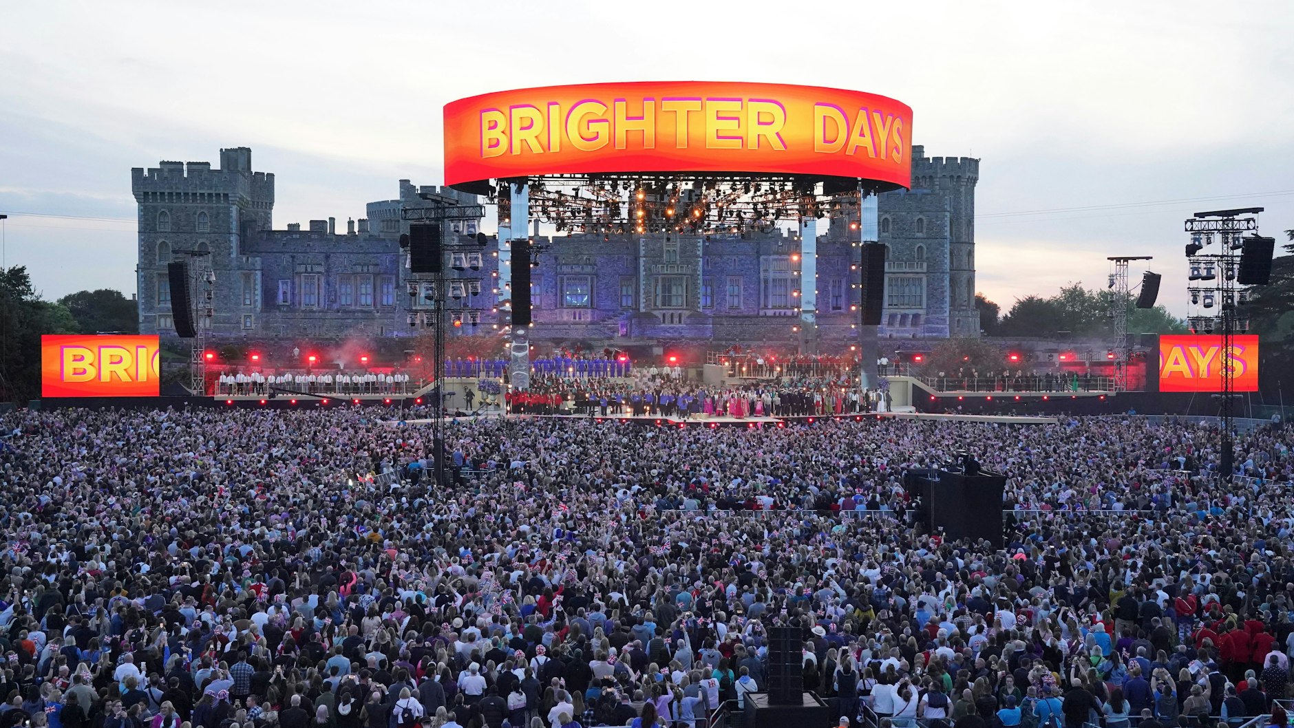 Über 20.000 Zuschauer sind zu dem Krönungskonzert vor Schloss Windsor gekommen.&nbsp;