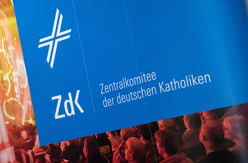 Das Zentralkomitee der deutschen Katholiken will klären, wie es mit der Deutschen Bischofskonferenz bei der Aufarbeitung des Missbrauchsskandal zusammenarbeiten kann.  