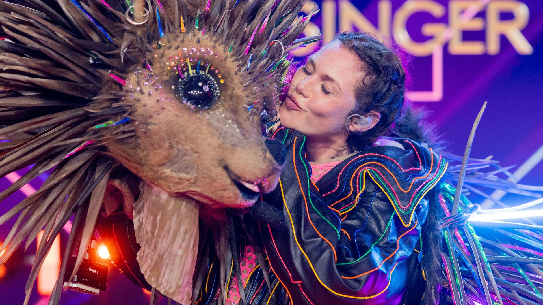 Schauspielerin Felicitas Woll lieh dem Igel bei Masked Singer die Stimme.