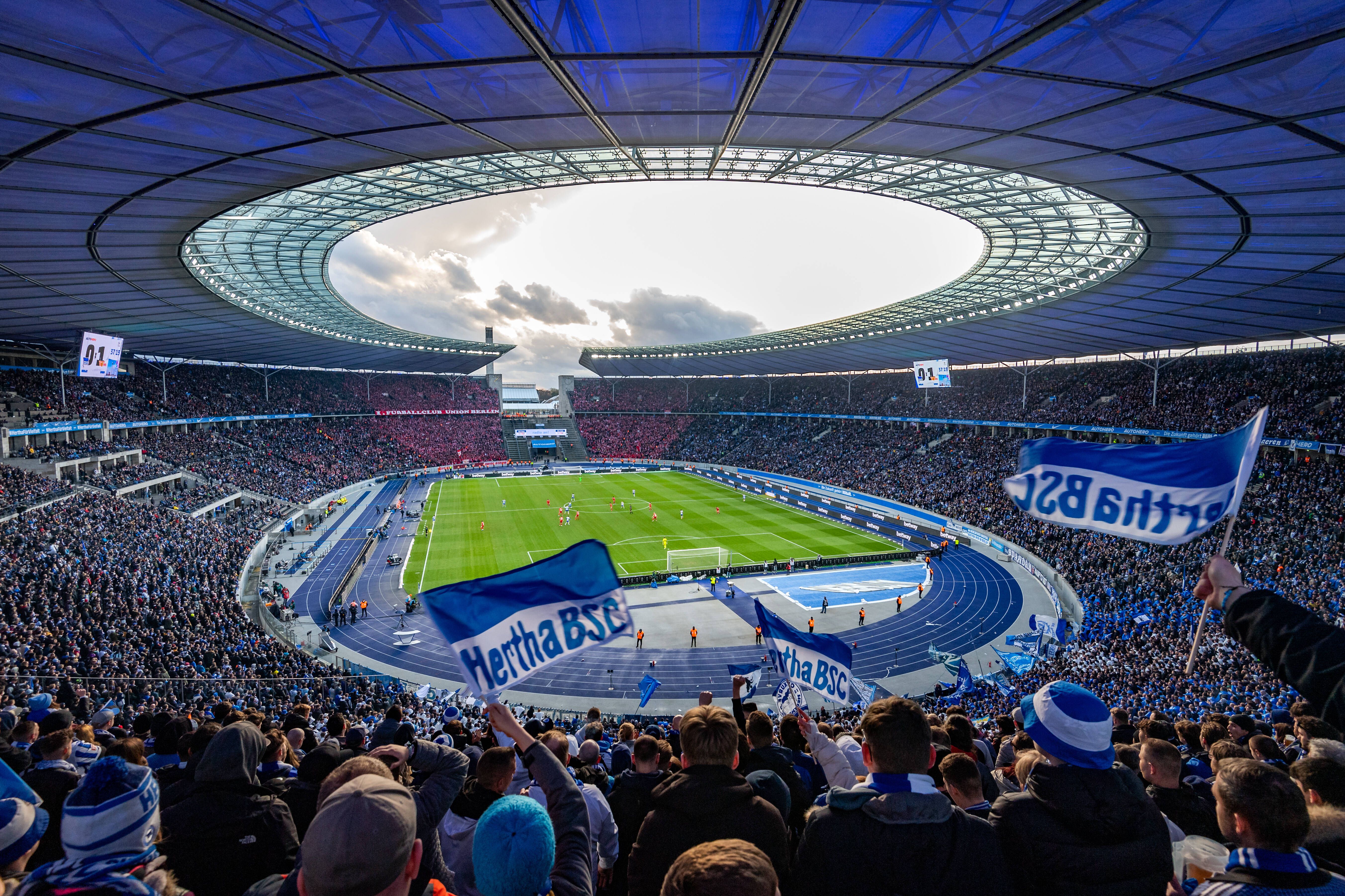 Auweia! Hertha BSC spielt sich um sein neues Stadion!